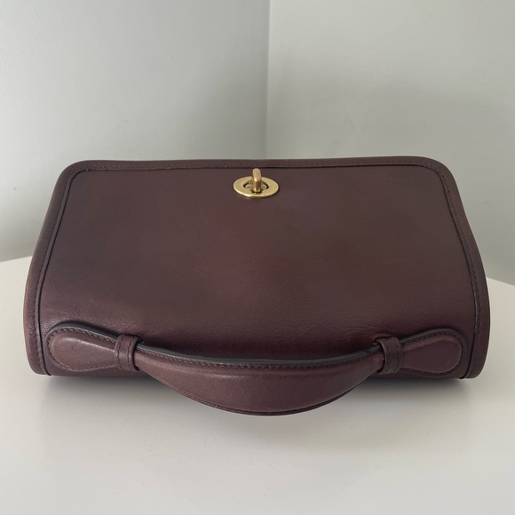 Vintage Coach Court Crossbody | 9870 - Brown Leather - Picture 6 of 16